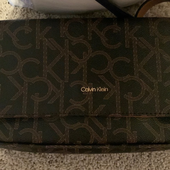 Calvin Klein purse - Picture 1 of 5
